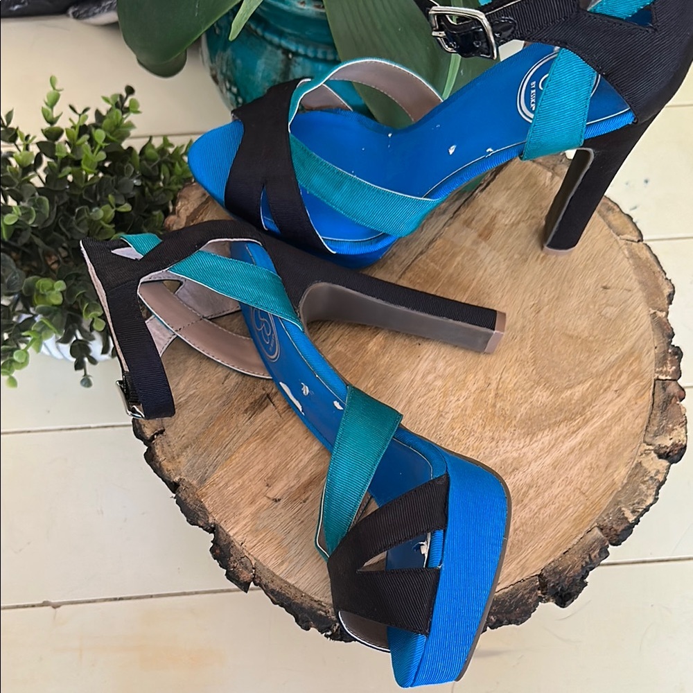Jessica Simpson Black Turquoise and Teal Platform Heels with Elegant Design-7.5